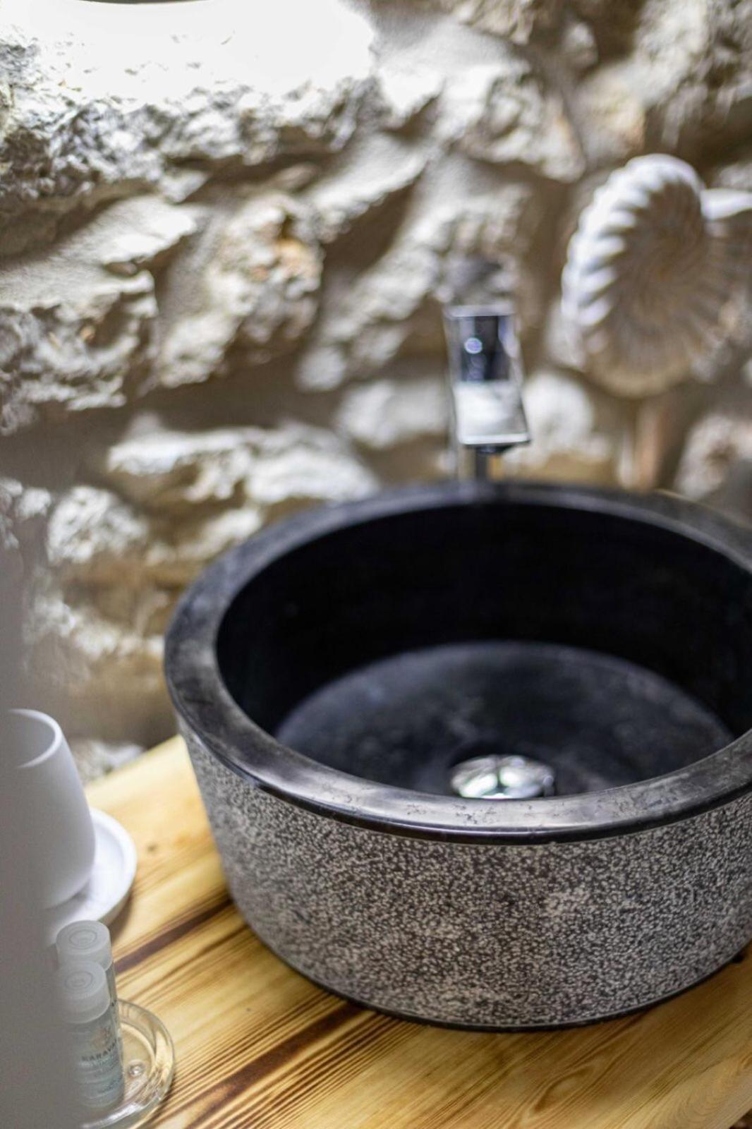 Vivari Stone House Ngoại thất bức ảnh